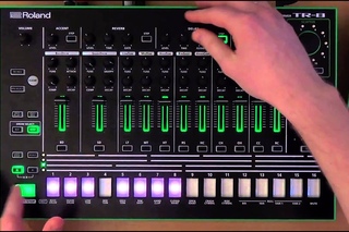 Roland TR-8 Introduction German 808 909 Drummachine