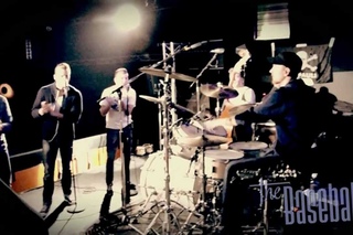 The Baseballs - “Ai Se Eu Te Pego“ Michel Teló cover