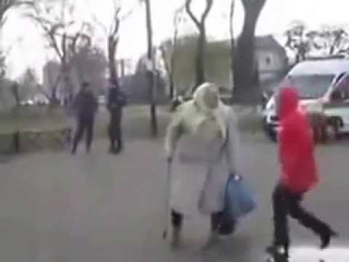 СЛАВА УКРАИНЕ ГЕРОЯМ СЛАВА И РЕАКЦИЯ БАБУШКИ