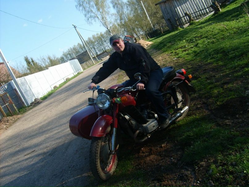 Олег Молотовник 