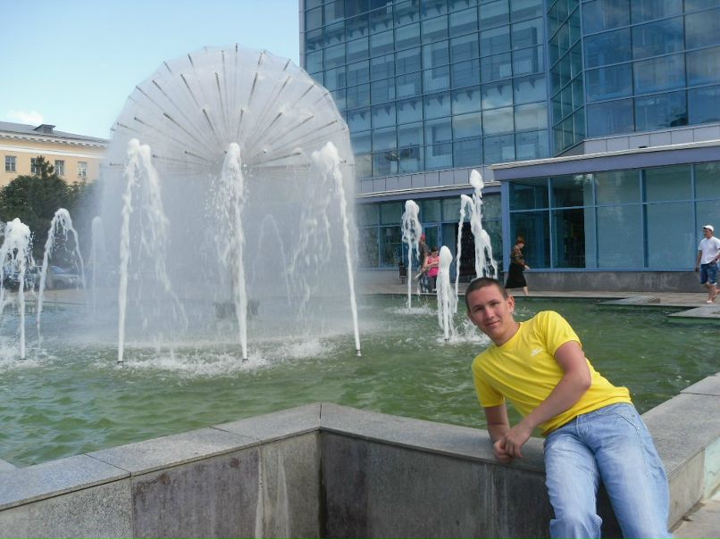 Максим Московских Дмитриевич | 18 Свободный