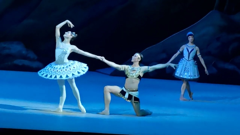 Eleonora Sevenard as Aspicia (debut) and Artem Ovcharenko in ballet La Fille du