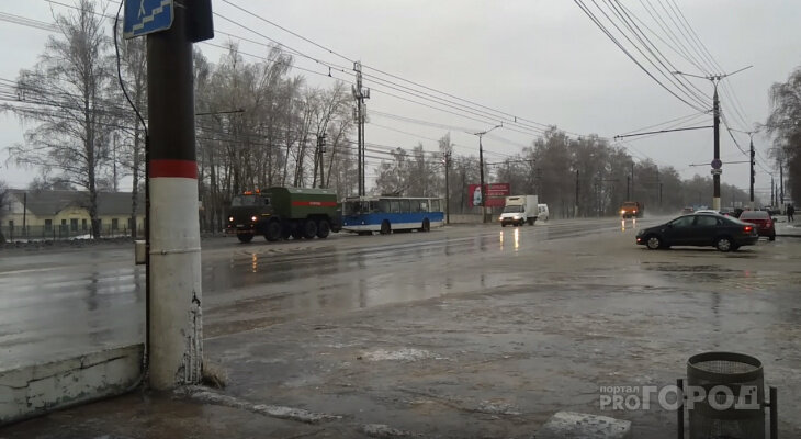 Диспетчер: "На троллейбусы сегодня не надейтесь, езжайте другим транспортом" Это картинка